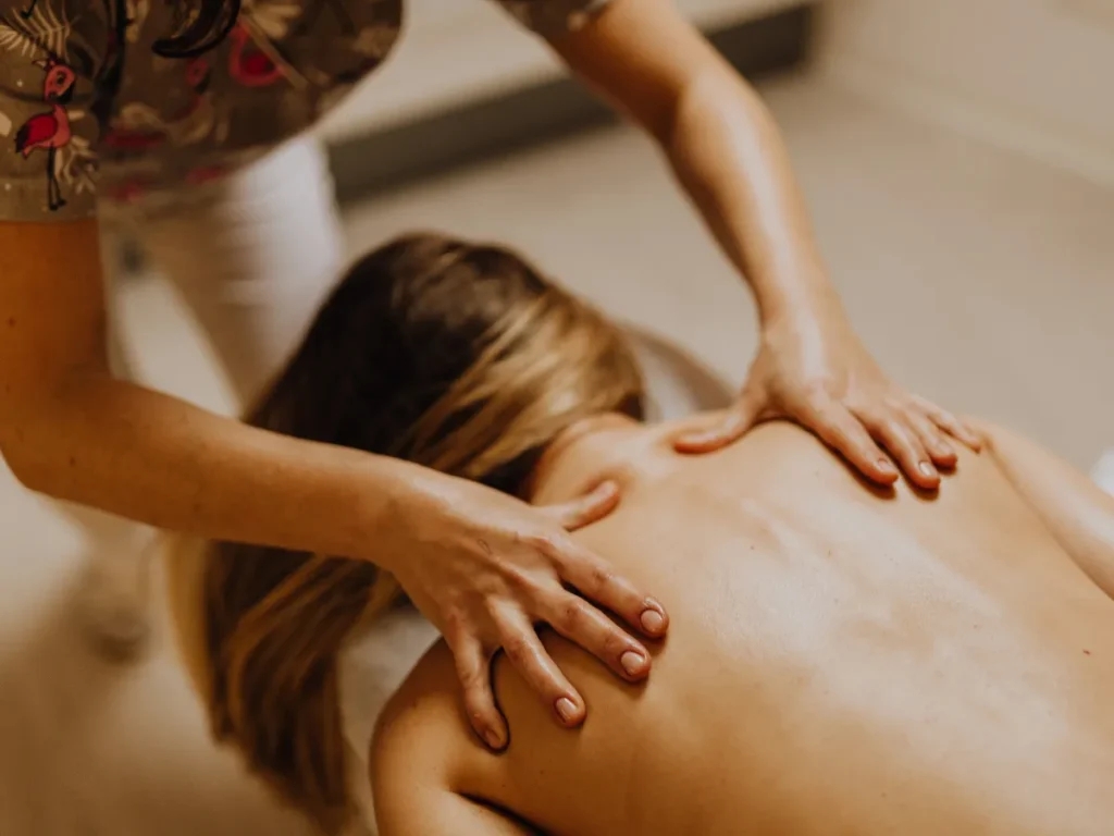 professional back and shoulder massage in south west london